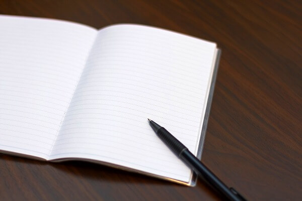 書きたいことを紙にアウトプットする