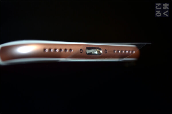 iPhone7ローズゴールドの本体下部の写真